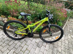 rabljeno žensko gorsko kolo specialized