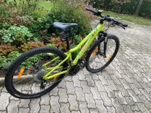 rabljeno žensko gorsko kolo specialized